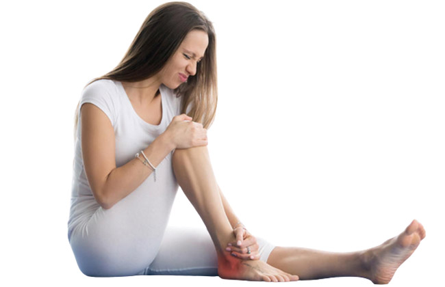 women suffering due to joint pain